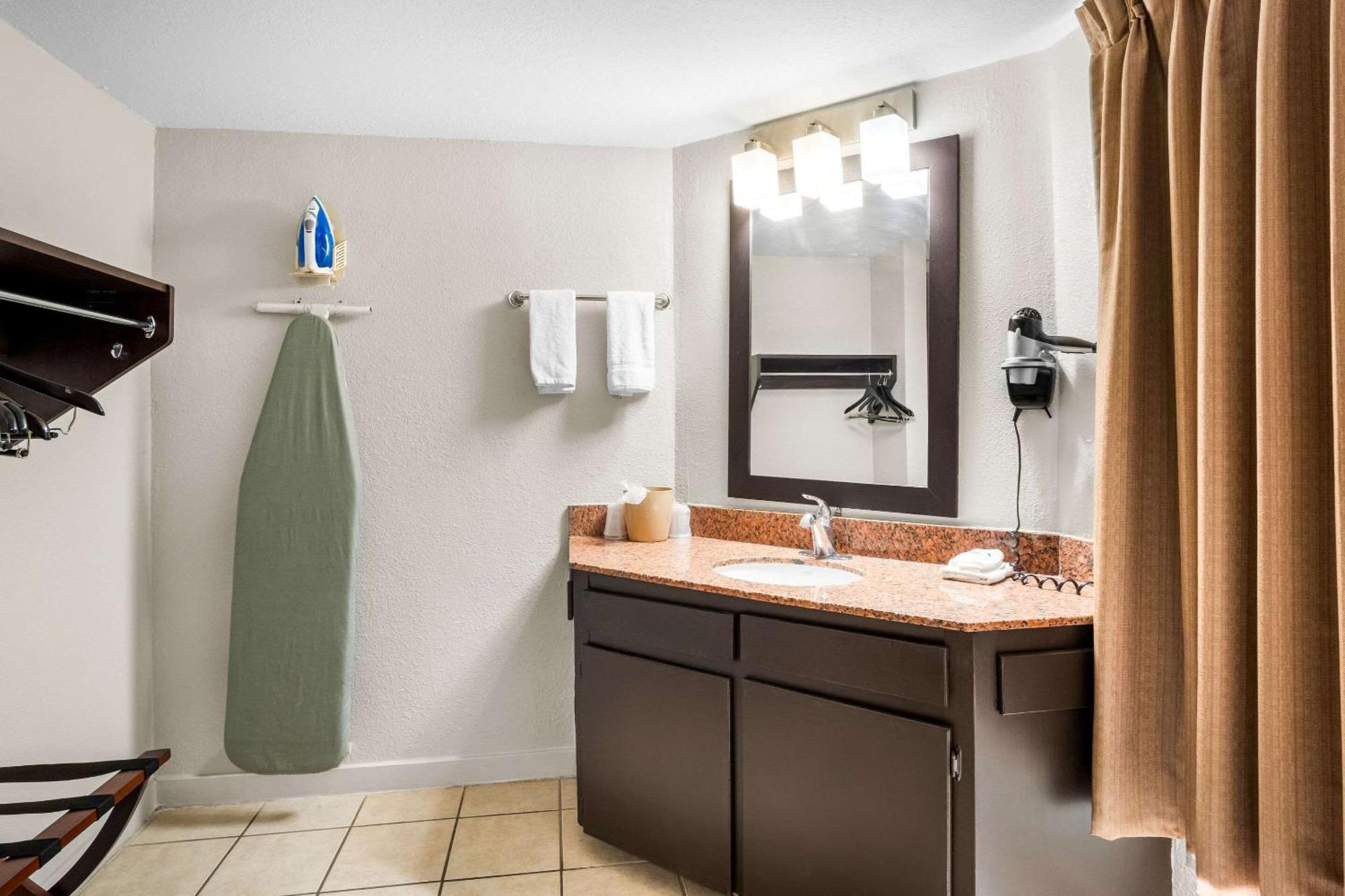 ווייקו Rodeway Inn מראה חיצוני תמונה
